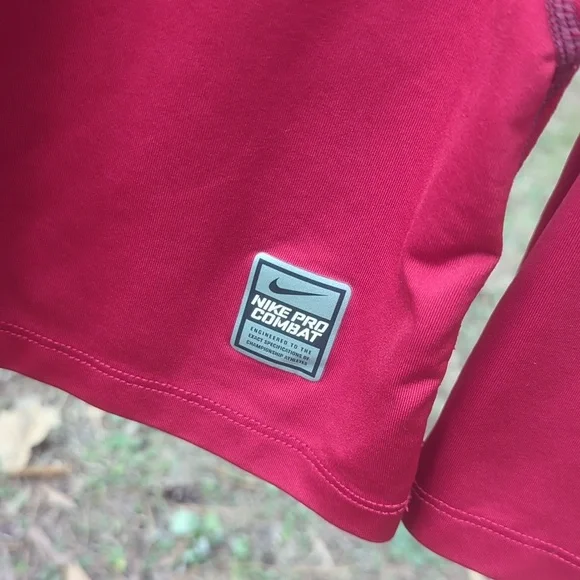 Nike Pro Combat Stretchy Top - Picture 2 of 5